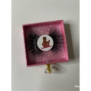 Mink eyelash extensions